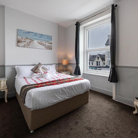 The Manor Hotel Llandudno Esterno foto
