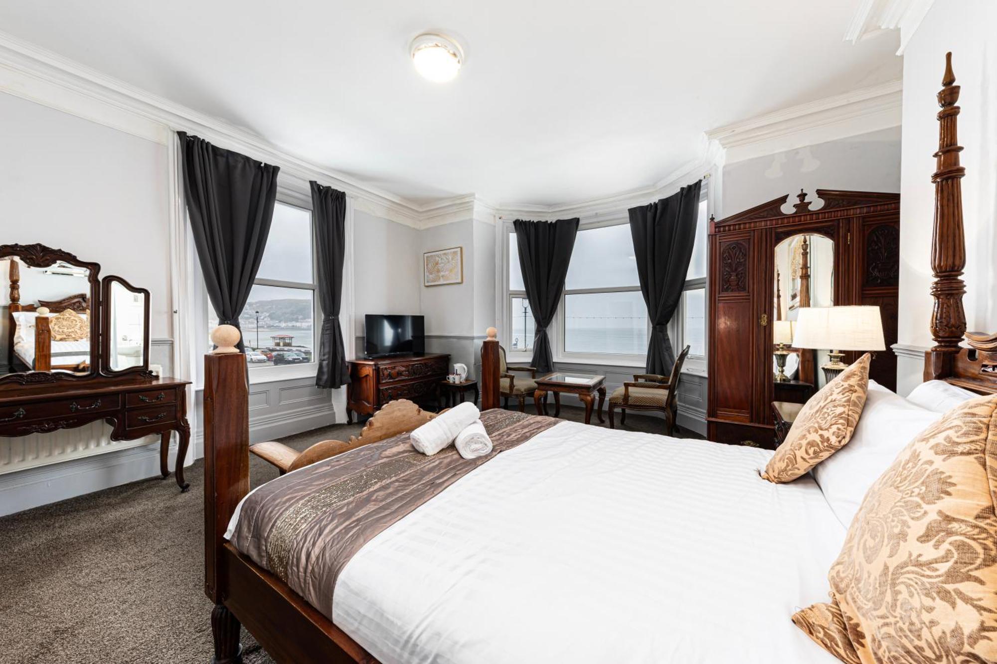The Manor Hotel Llandudno Esterno foto