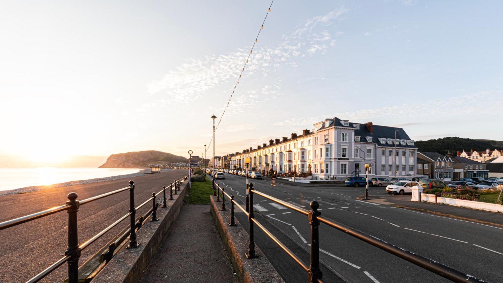 The Manor Hotel Llandudno Esterno foto