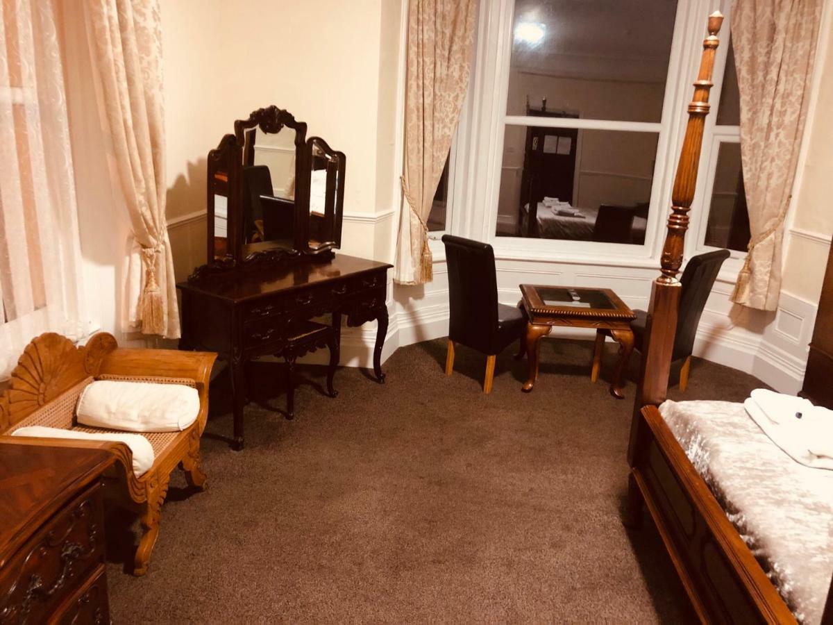 The Manor Hotel Llandudno Esterno foto